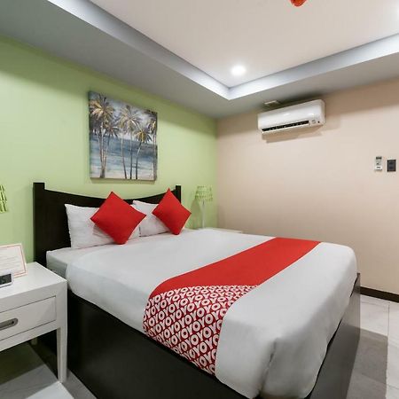 Oyo 171 Amore Hotel Muntinlupa City Buitenkant foto