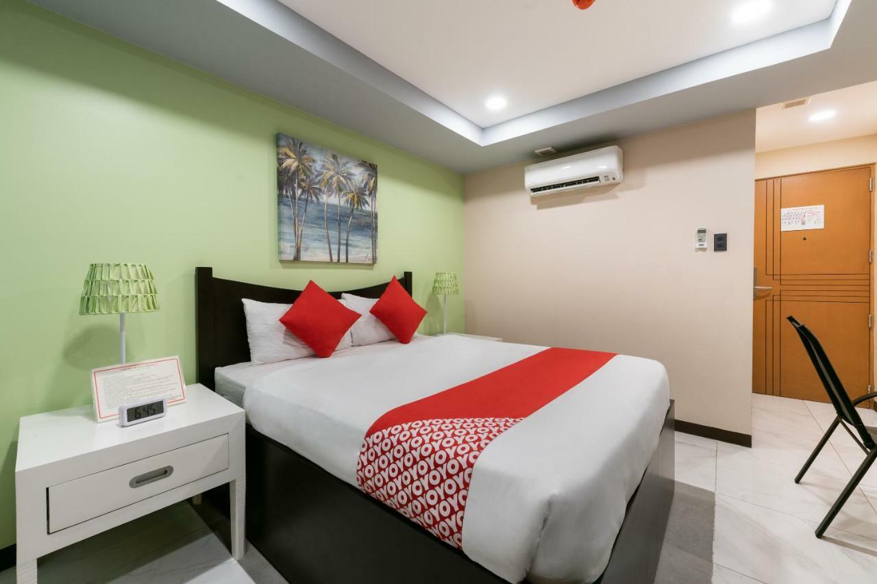 Oyo 171 Amore Hotel Muntinlupa City Buitenkant foto